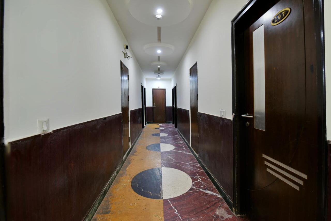 Hotel Revels By A1Rooms ニューデリー エクステリア 写真